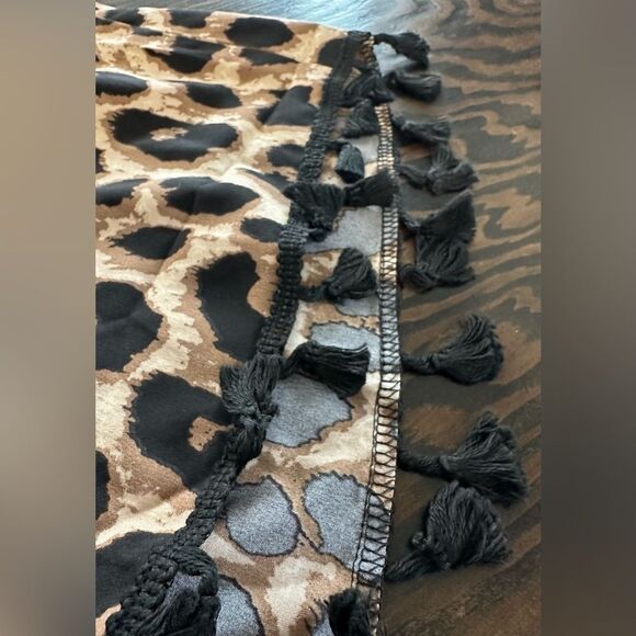 Woman’s SHEIN All-Over Print Shorts Brown Black Leopard (649) - Picture 2 of 4